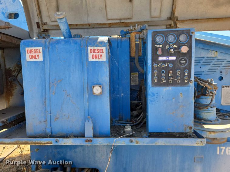 image for item EC1109 1995 Genie S-60 boom lift