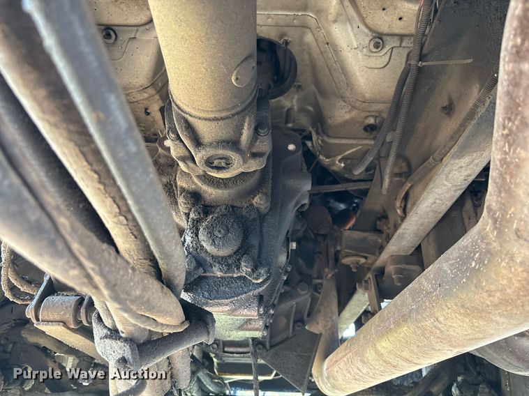 image for item EC3729 2006 Ford F650 Super Duty oil distributor truck