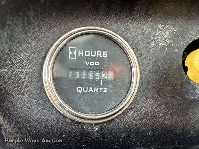 image for item EC3729 2006 Ford F650 Super Duty oil distributor truck