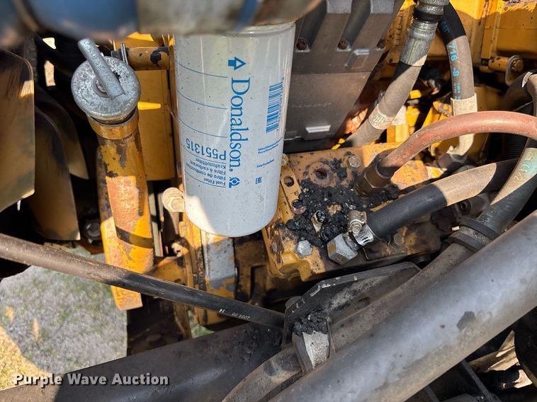 image for item EC3729 2006 Ford F650 Super Duty oil distributor truck