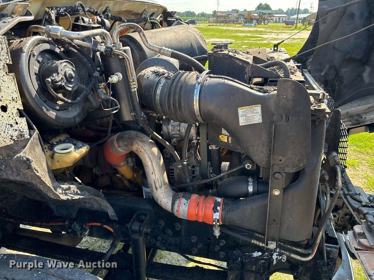 image for item EC3729 2006 Ford F650 Super Duty oil distributor truck