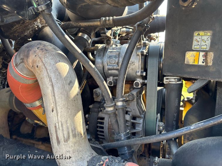 image for item EC3729 2006 Ford F650 Super Duty oil distributor truck