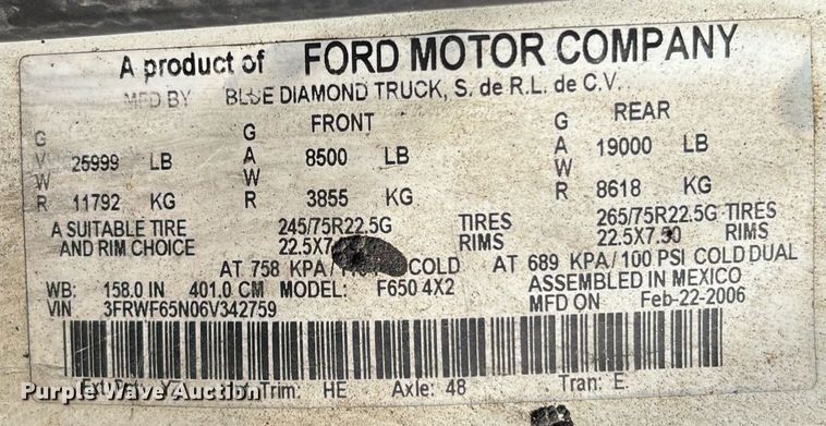 image for item EC3729 2006 Ford F650 Super Duty oil distributor truck