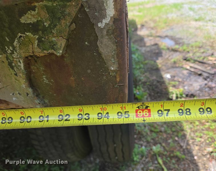 image for item EC4341 1985 Ford F700 dump truck