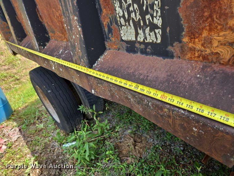 image for item EC4341 1985 Ford F700 dump truck