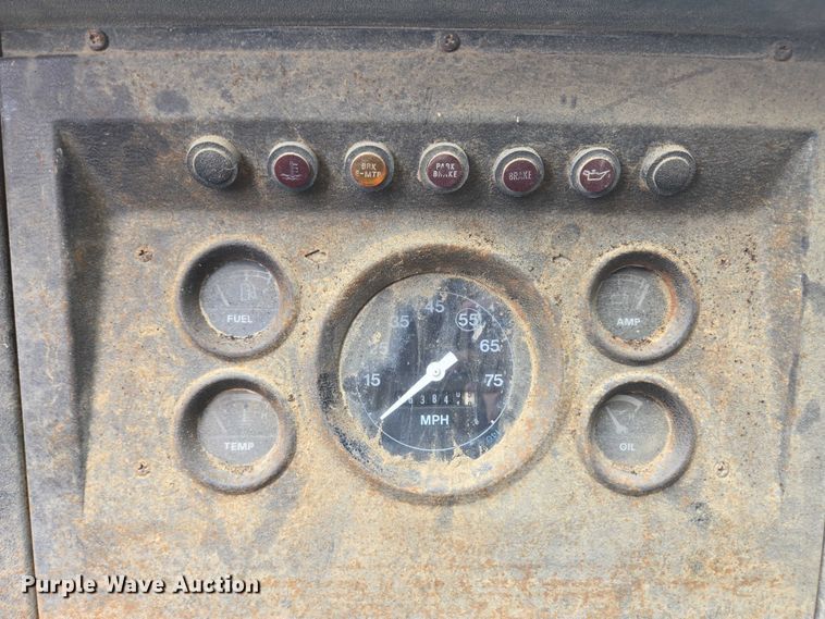 image for item EC4341 1985 Ford F700 dump truck