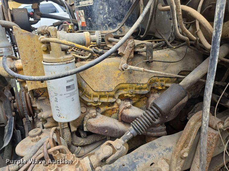 image for item EC4341 1985 Ford F700 dump truck