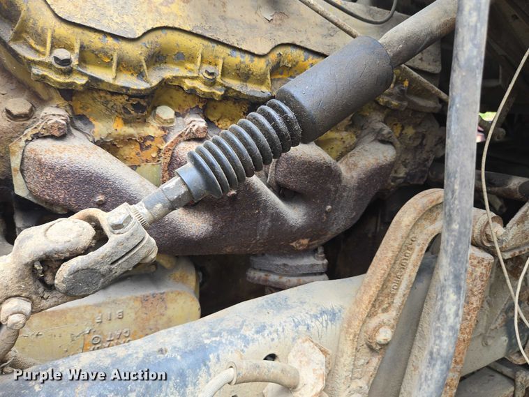 image for item EC4341 1985 Ford F700 dump truck