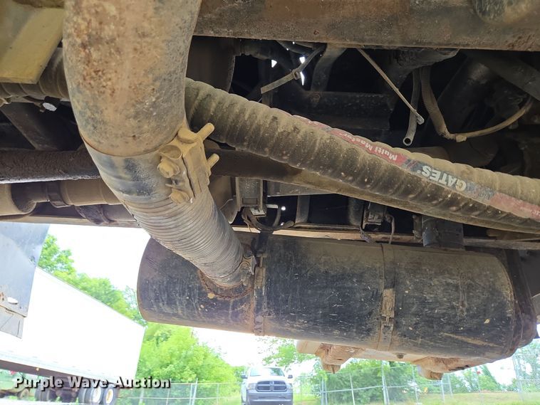 image for item EC4345 2000 GMC C7500 dump truck