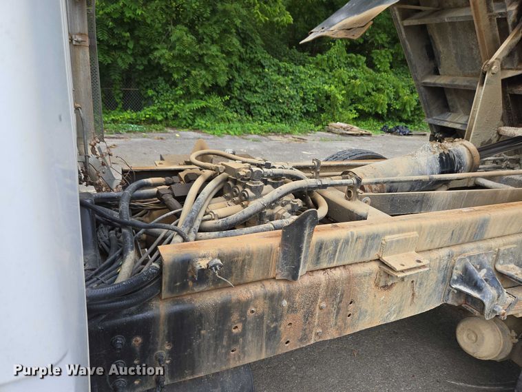 image for item EC4345 2000 GMC C7500 dump truck