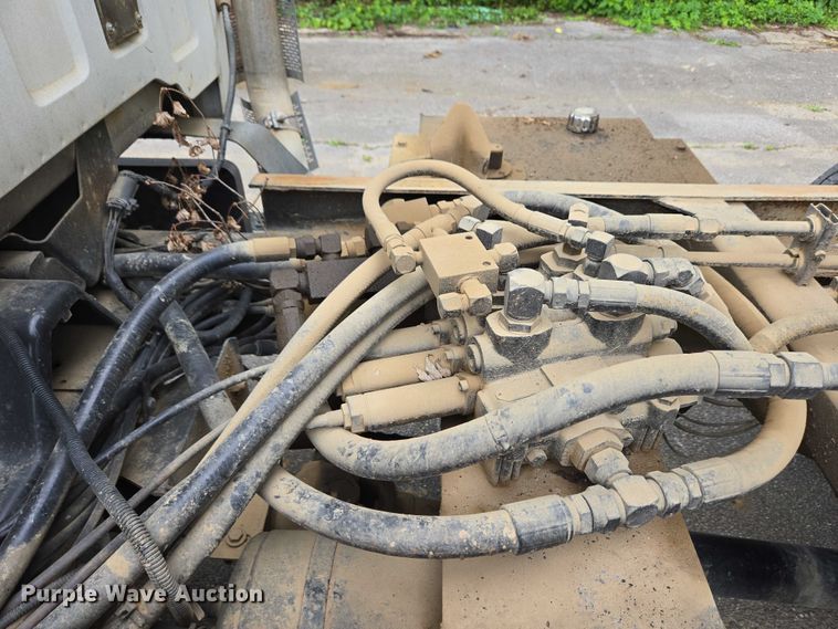 image for item EC4345 2000 GMC C7500 dump truck