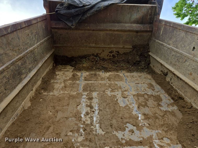 image for item EC4345 2000 GMC C7500 dump truck