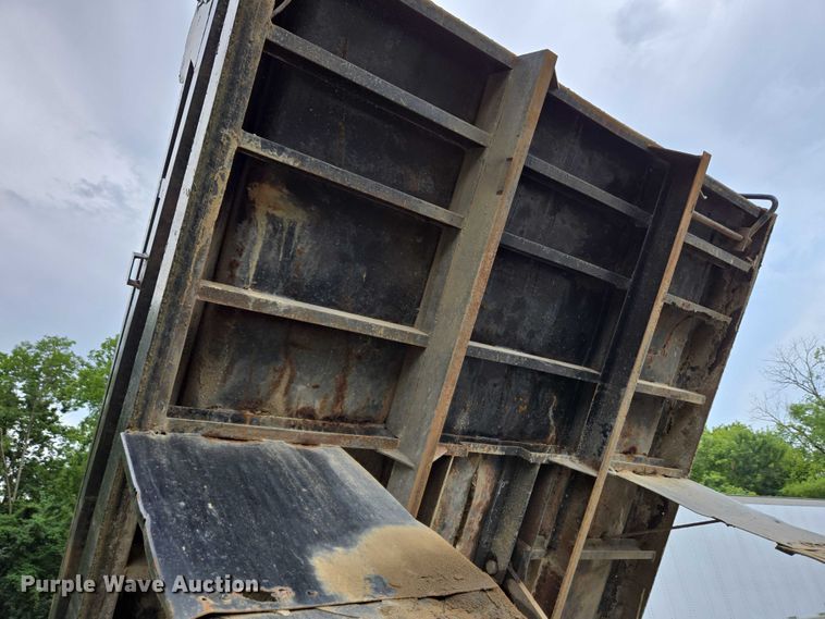 image for item EC4345 2000 GMC C7500 dump truck