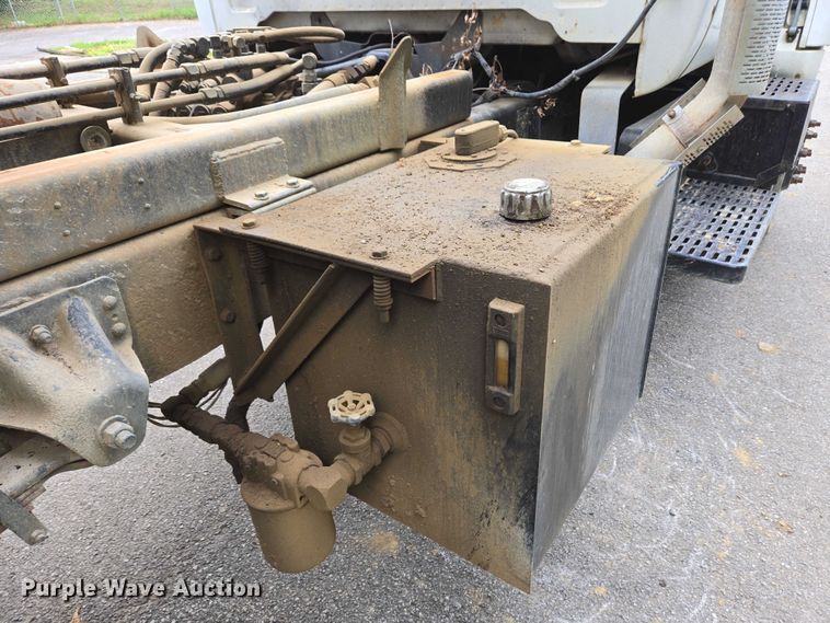 image for item EC4345 2000 GMC C7500 dump truck