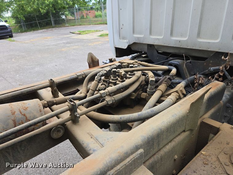 image for item EC4345 2000 GMC C7500 dump truck