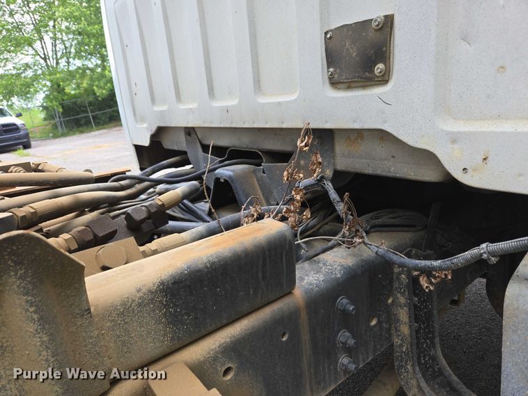 image for item EC4345 2000 GMC C7500 dump truck