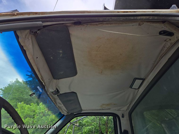 image for item EC4345 2000 GMC C7500 dump truck