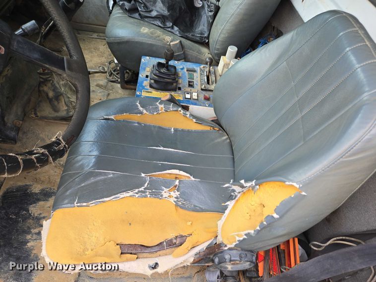 image for item EC4345 2000 GMC C7500 dump truck