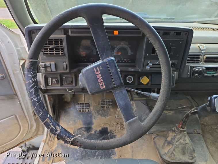 image for item EC4345 2000 GMC C7500 dump truck