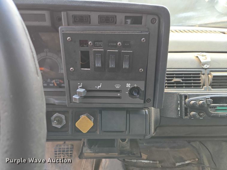 image for item EC4345 2000 GMC C7500 dump truck