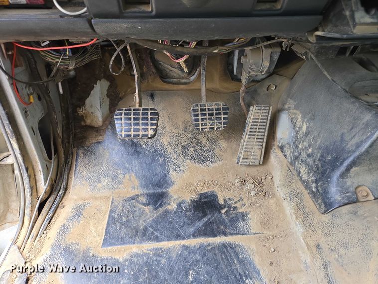 image for item EC4345 2000 GMC C7500 dump truck