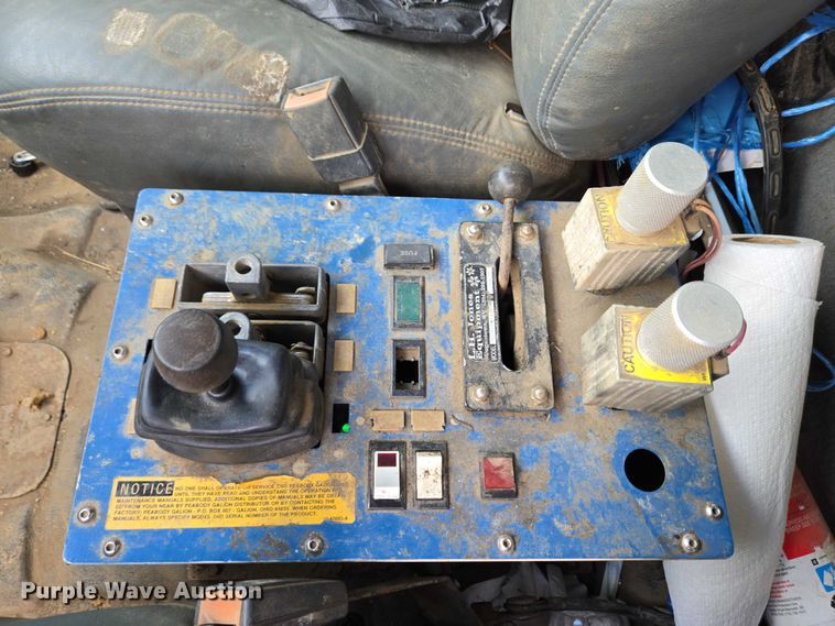 image for item EC4345 2000 GMC C7500 dump truck