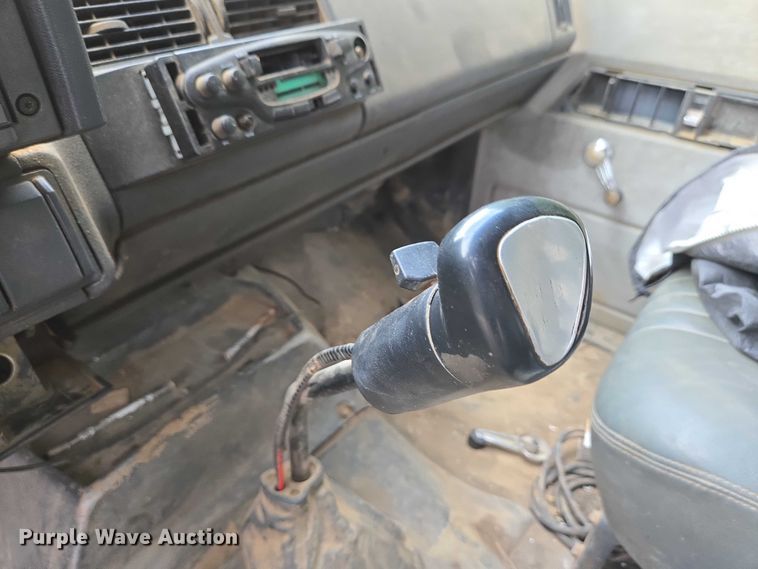 image for item EC4345 2000 GMC C7500 dump truck