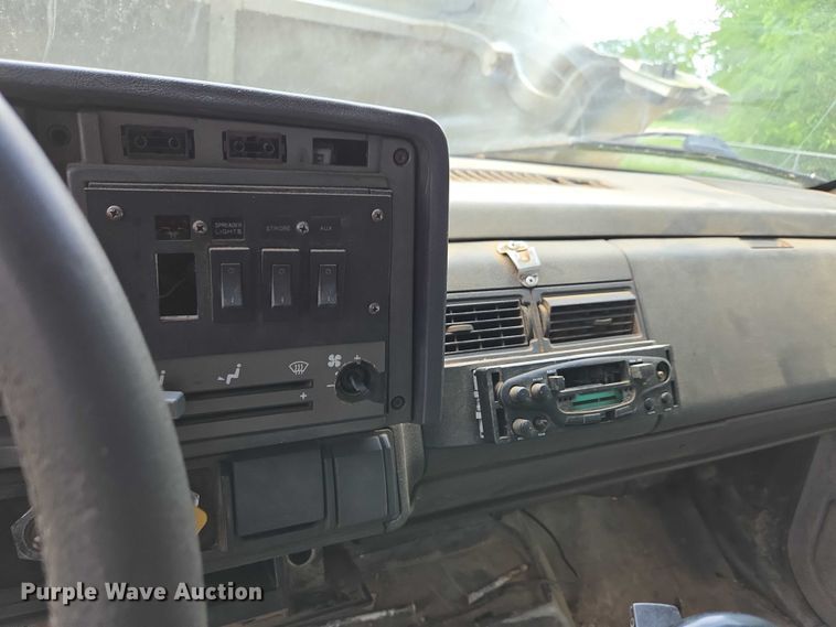 image for item EC4345 2000 GMC C7500 dump truck