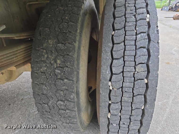 image for item EC4345 2000 GMC C7500 dump truck