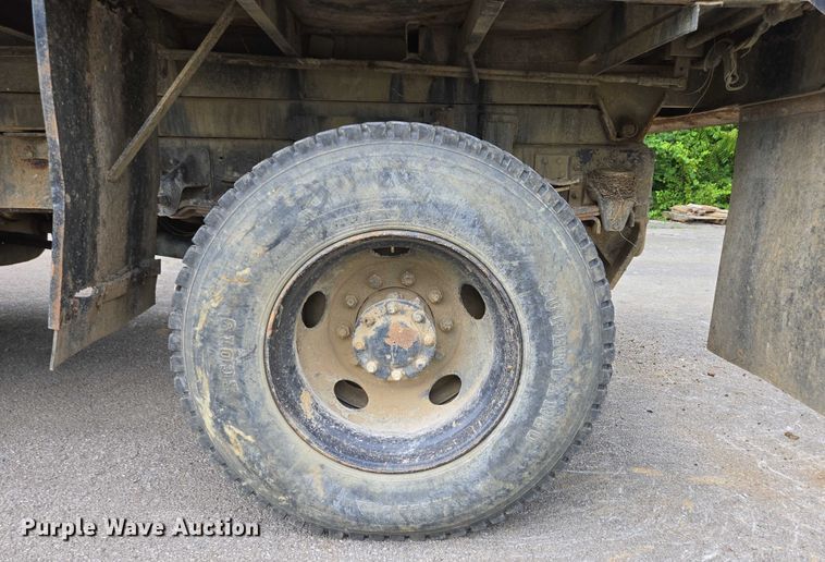 image for item EC4345 2000 GMC C7500 dump truck
