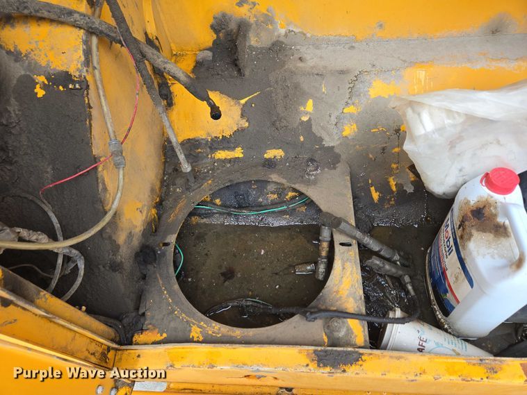 image for item EC4346 Terex TA10 fuel and lube truck