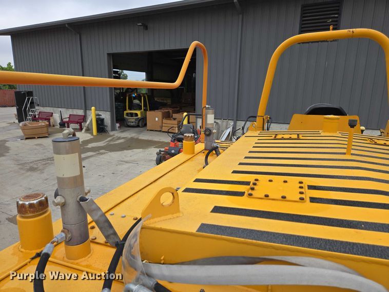 image for item EC4346 Terex TA10 fuel and lube truck