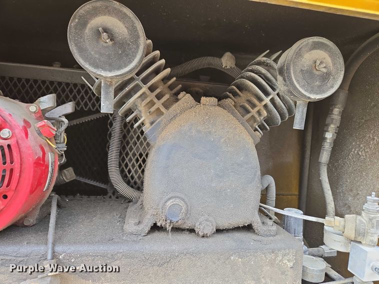 image for item EC4346 Terex TA10 fuel and lube truck