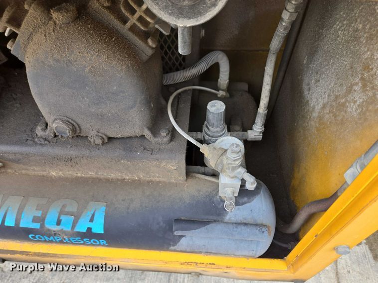 image for item EC4346 Terex TA10 fuel and lube truck