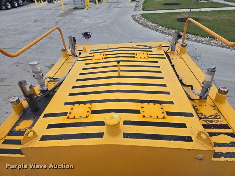 image for item EC4346 Terex TA10 fuel and lube truck