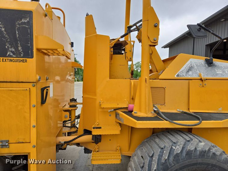 image for item EC4346 Terex TA10 fuel and lube truck