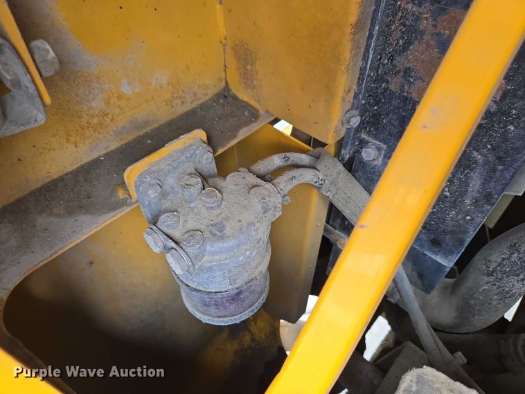 image for item EC4346 Terex TA10 fuel and lube truck