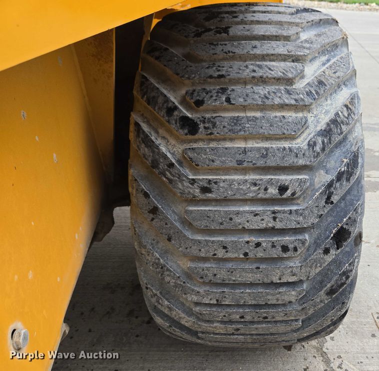 image for item EC4346 Terex TA10 fuel and lube truck