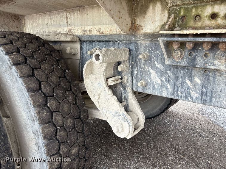 image for item EC4354 1997 Mack CH613 water truck