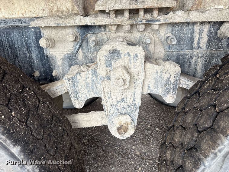 image for item EC4354 1997 Mack CH613 water truck