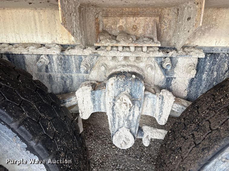 image for item EC4354 1997 Mack CH613 water truck