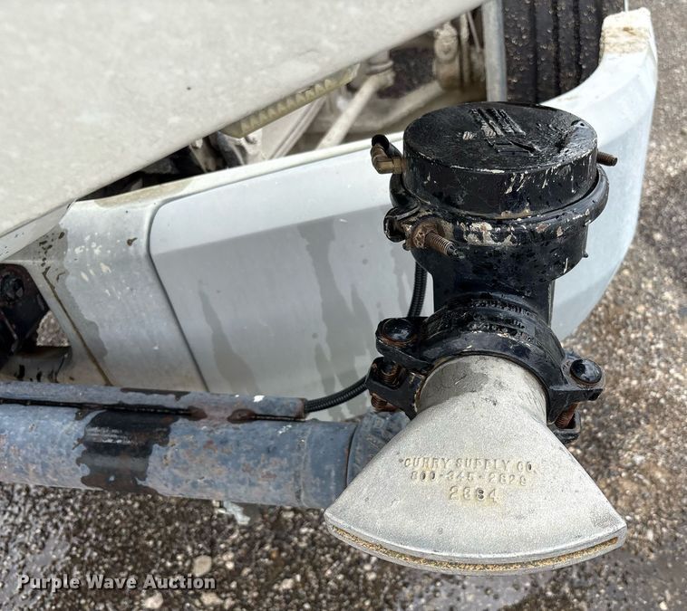 image for item EC4354 1997 Mack CH613 water truck