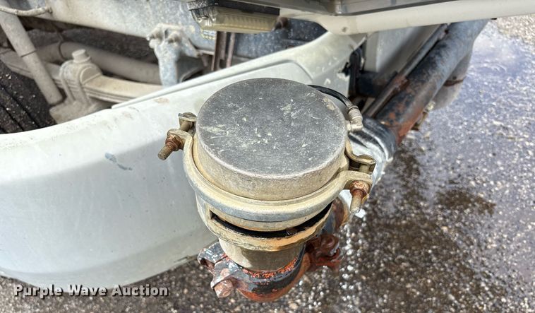 image for item EC4354 1997 Mack CH613 water truck