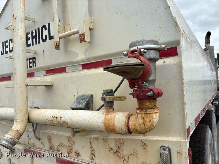 image for item EC4354 1997 Mack CH613 water truck