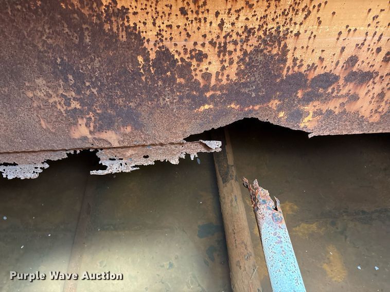 image for item EC4354 1997 Mack CH613 water truck