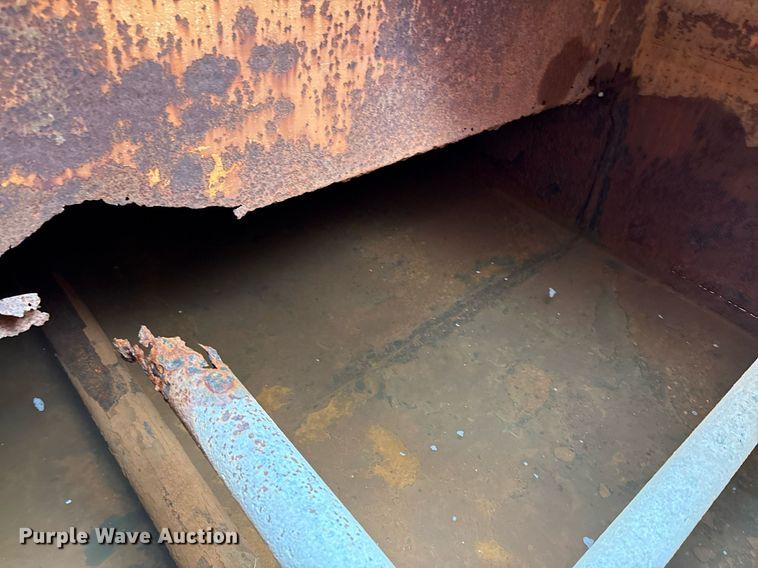 image for item EC4354 1997 Mack CH613 water truck