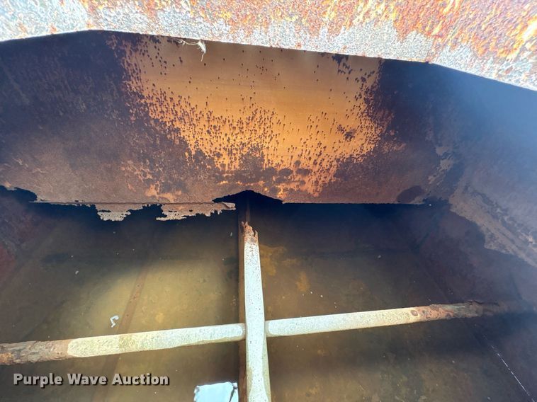 image for item EC4354 1997 Mack CH613 water truck