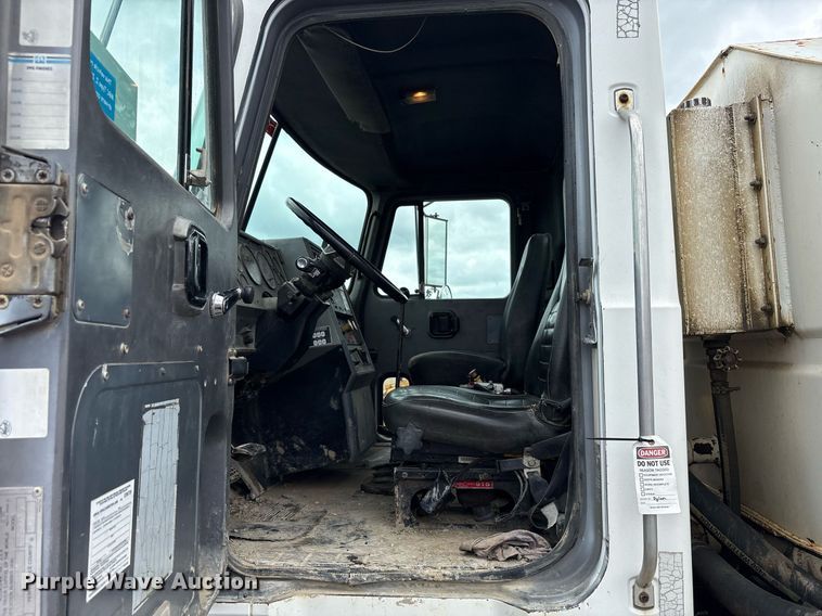 image for item EC4354 1997 Mack CH613 water truck