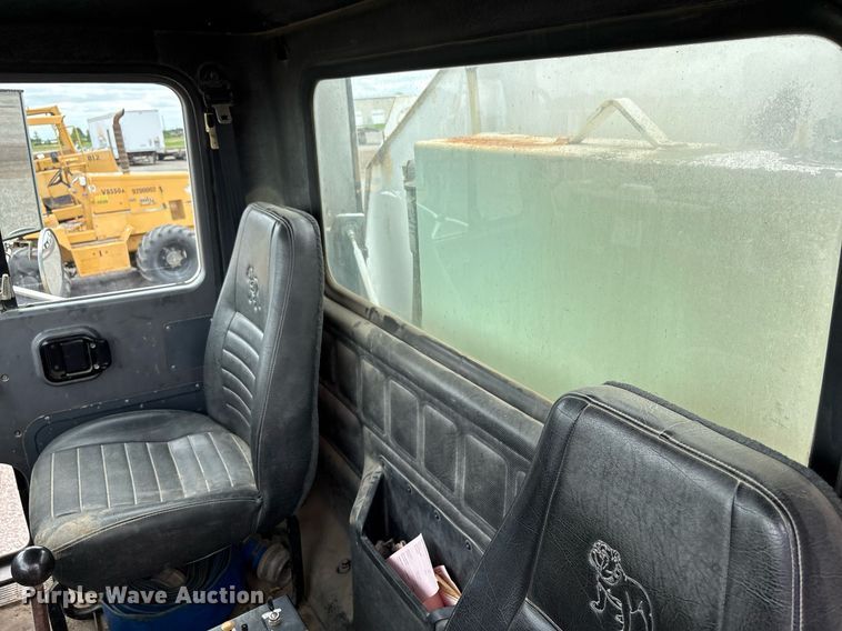 image for item EC4354 1997 Mack CH613 water truck