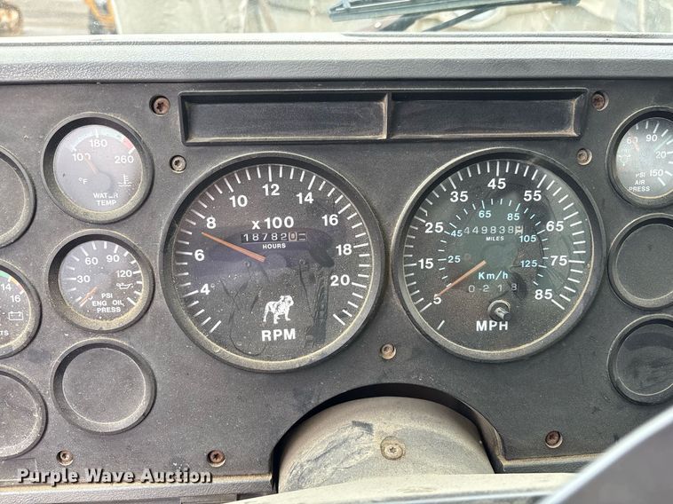 image for item EC4354 1997 Mack CH613 water truck